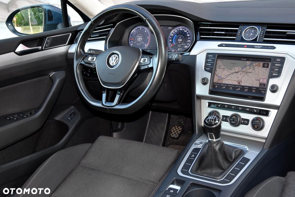 Volkswagen Passat 2.0 TDI (BlueMotion Technology) Comfortline - 20
