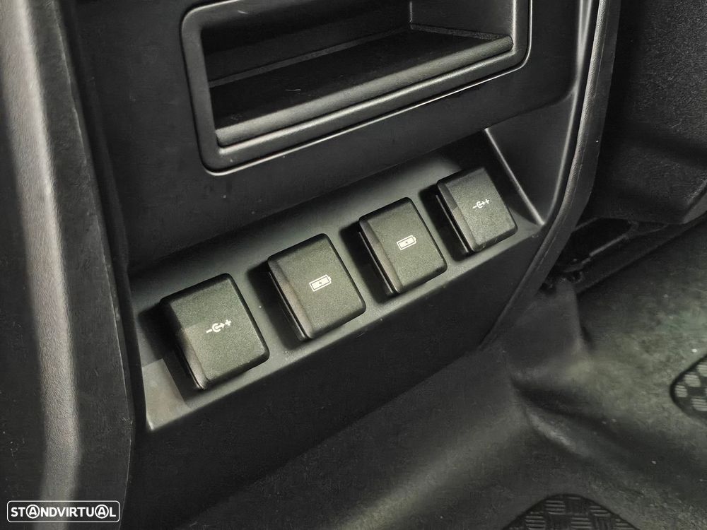 Land Rover Defender 110 D200 - 23