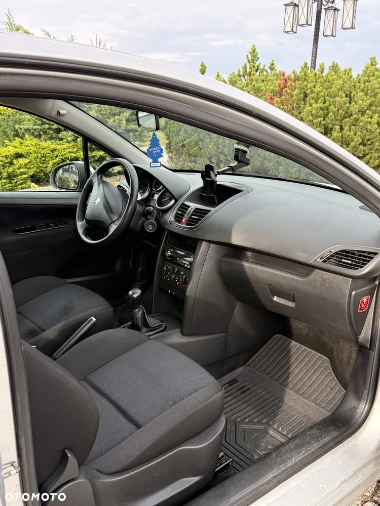 Peugeot 207 - 17
