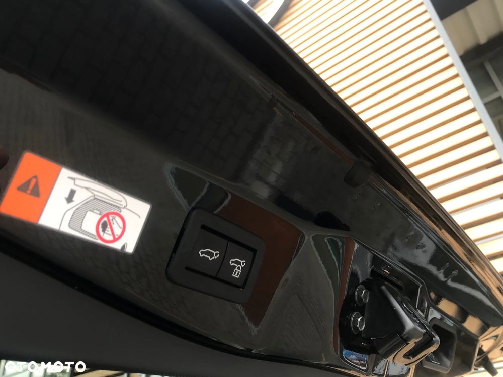 Toyota C-HR 2.0 Hybrid Dynamic Force GR Sport Premiere Edition AWD - 8