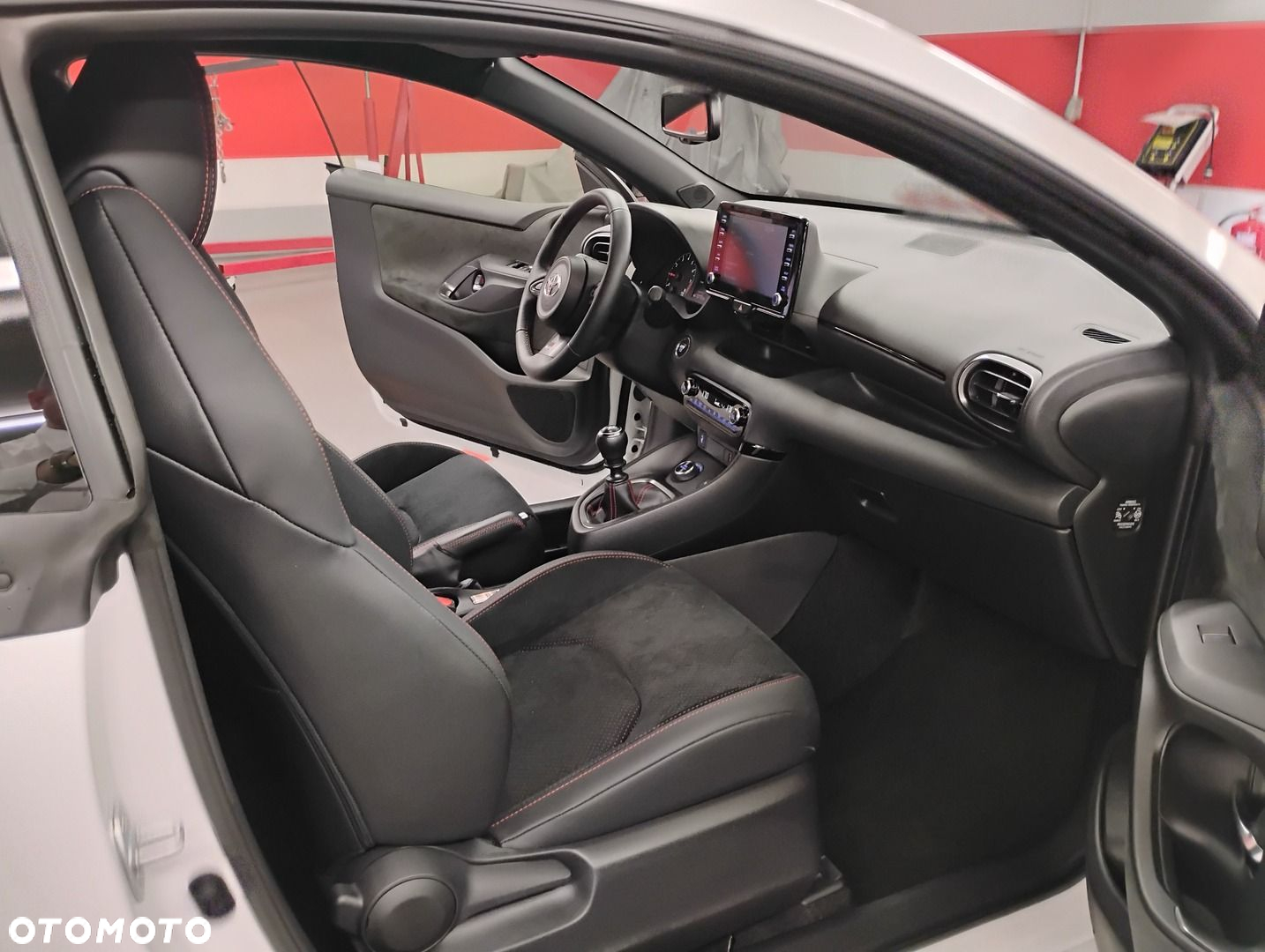 Toyota Yaris GR 1.6 Dynamic - 17