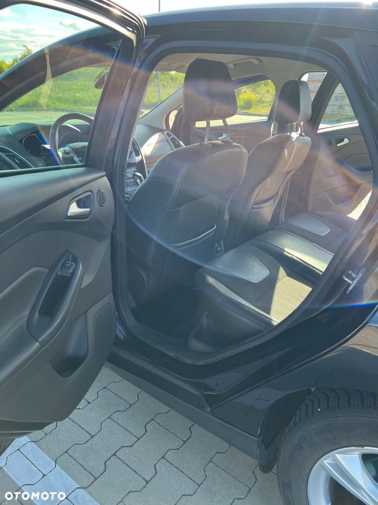 Ford Focus - 25