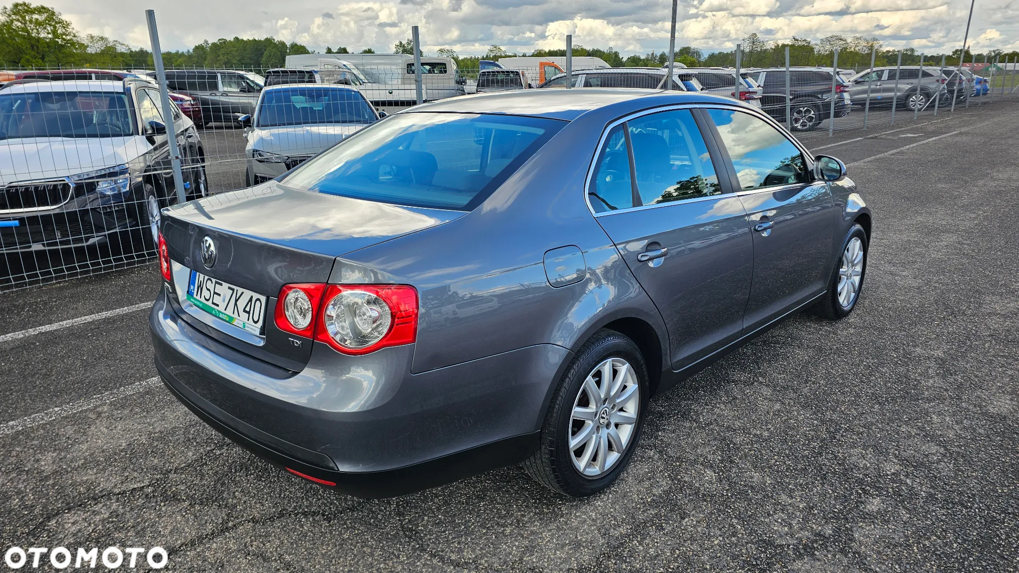 Volkswagen Jetta 1.9 TDI Comfortline - 4