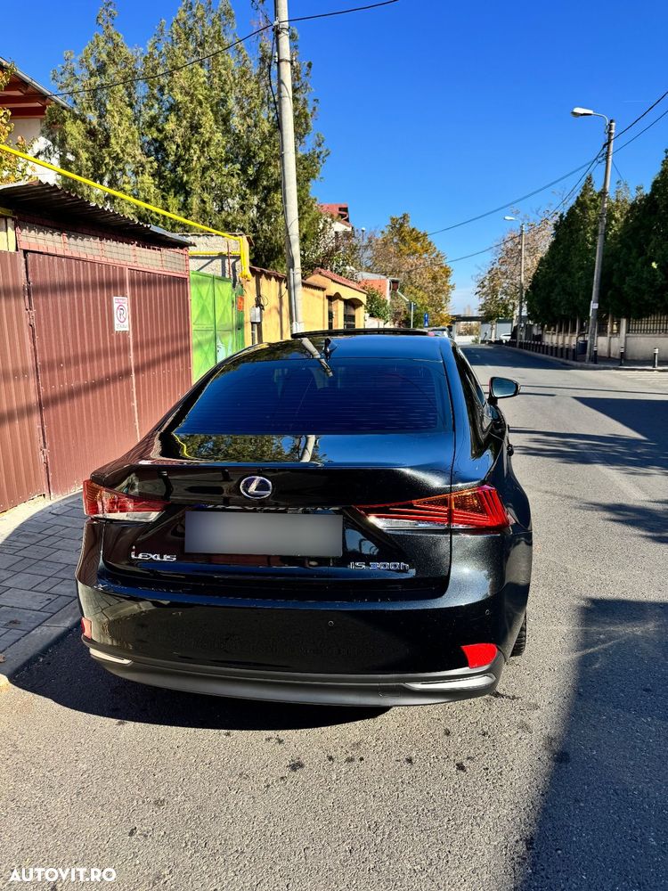 Lexus Seria IS 300h Executive - 6