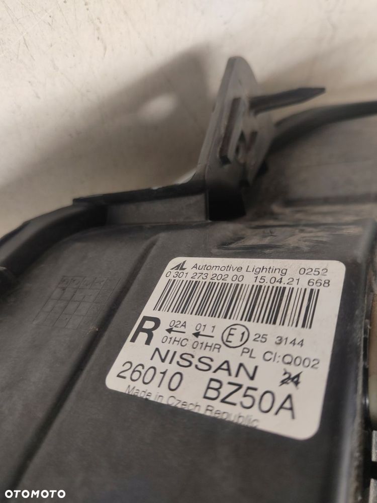 nissan nv 400 lampa prawy przód 26010bz50a - 8