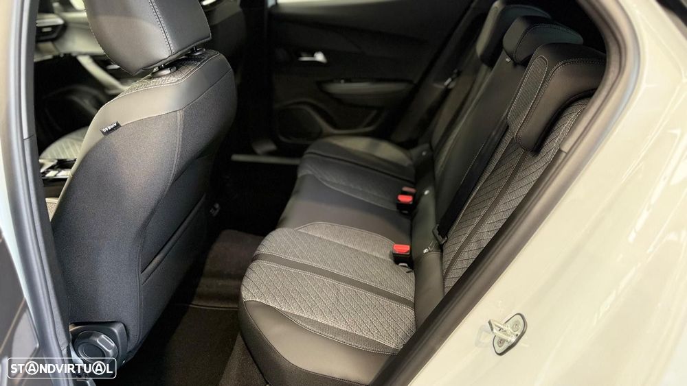 Peugeot 2008 1.2 Allure - 8