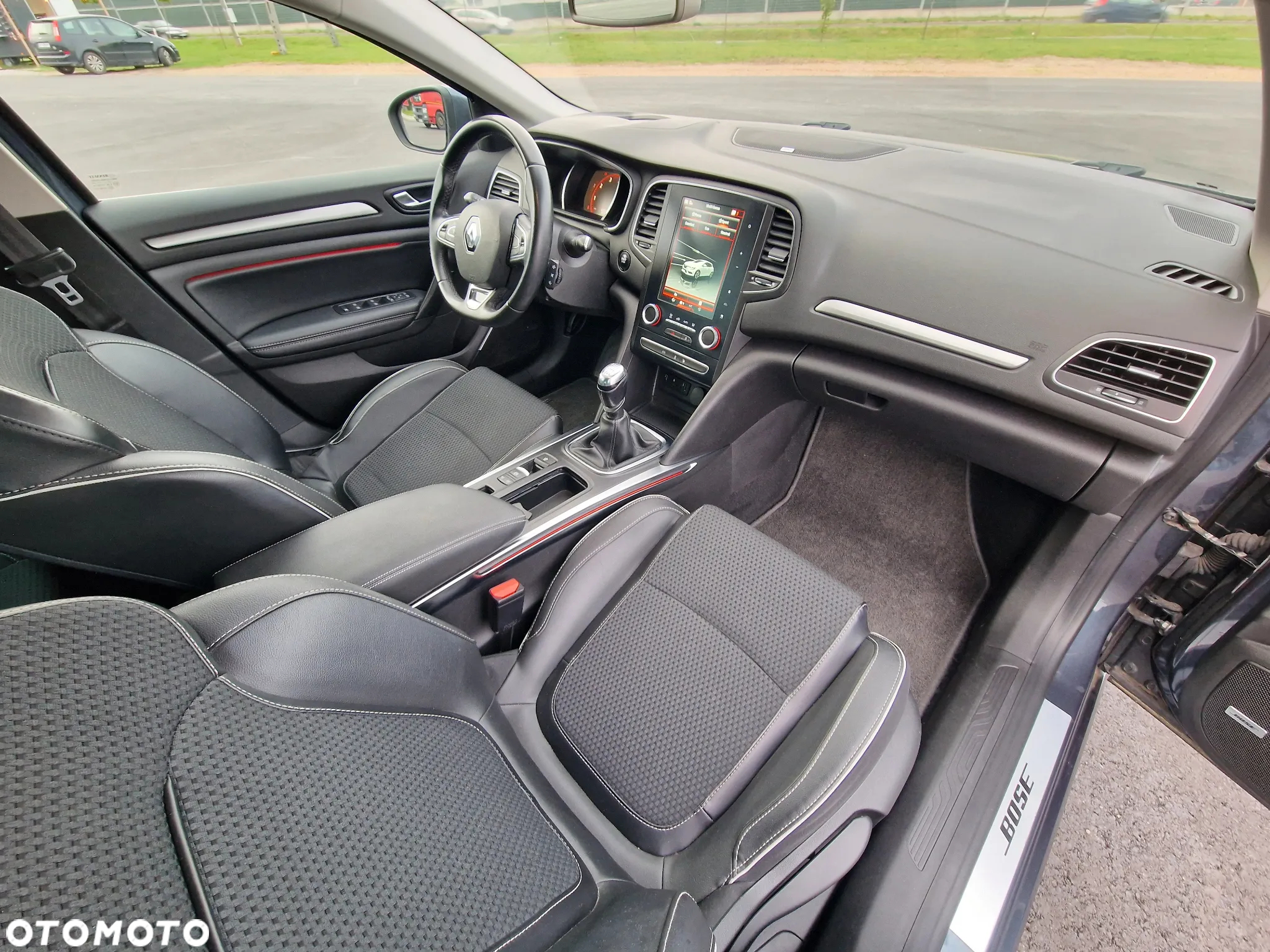 Renault Megane ENERGY TCe 130 Start & Stop Bose Edition - 21