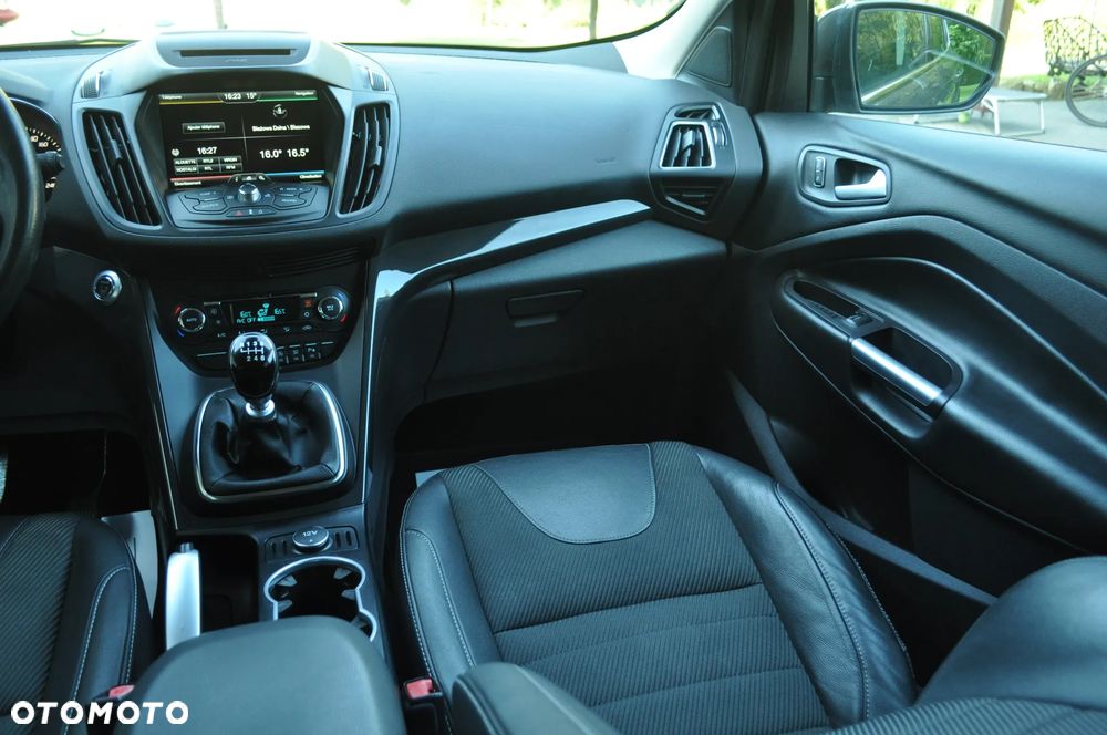 Ford Kuga 2.0 TDCi 2x4 Titanium - 25