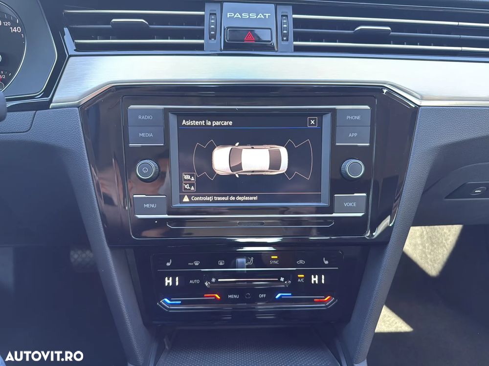 Volkswagen Passat 2.0 TDI DSG Comfortline - 23