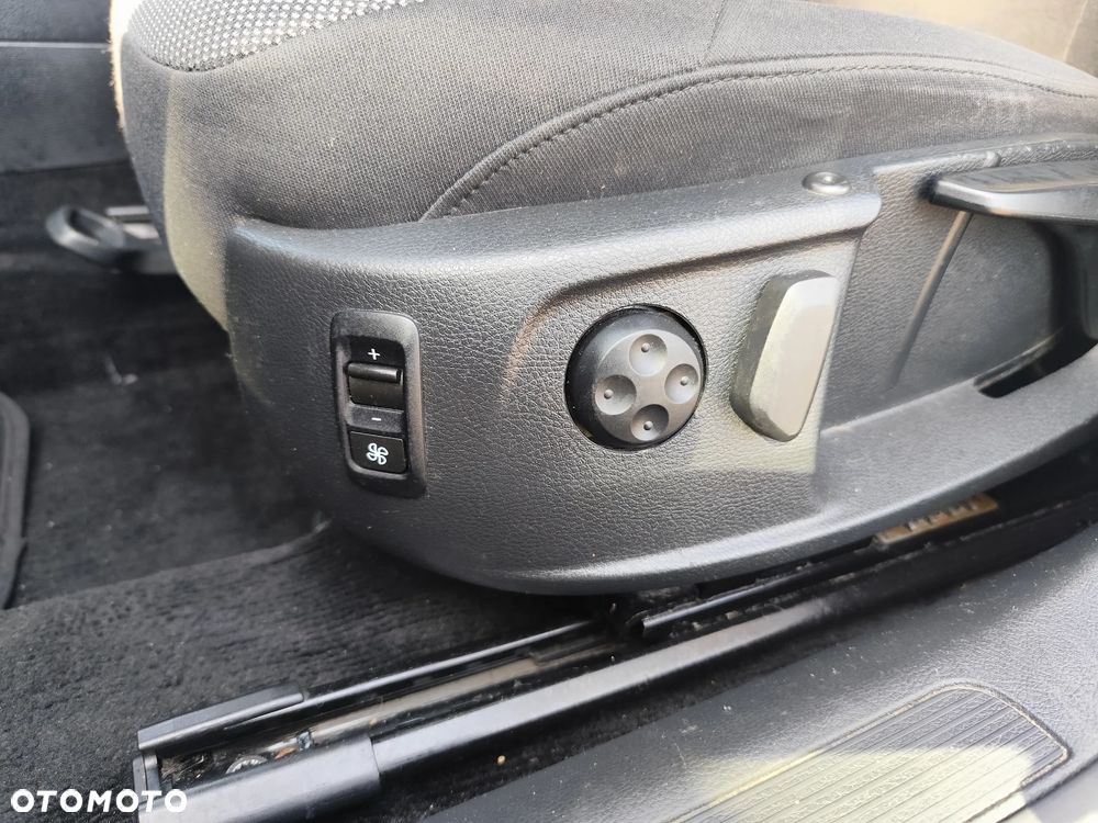 Volkswagen Passat 2.0 TDI Sportline DSG - 29