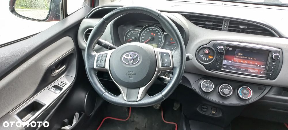 Toyota Yaris 1.0 Active EU6 - 17