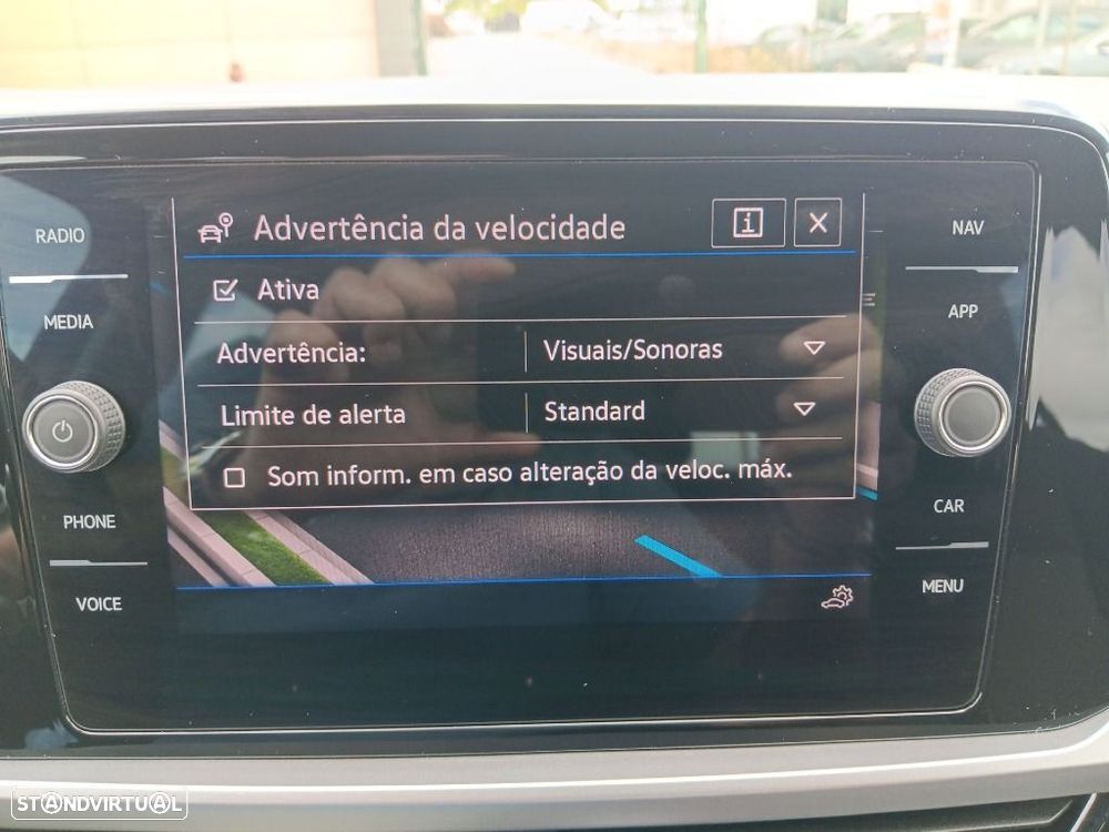 VW T-Roc 1.0 TSI Urban - 23