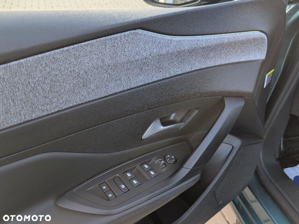 Peugeot 308 1.2 PureTech Allure S&S - 12