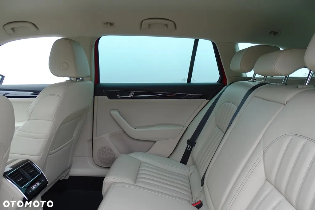 Skoda Superb 1.4 TSI Plug-In Hybrid L&K DSG - 25