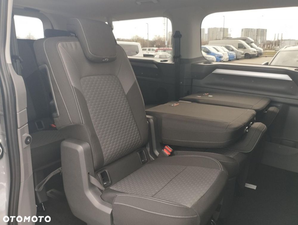 Volkswagen Caravelle - 18