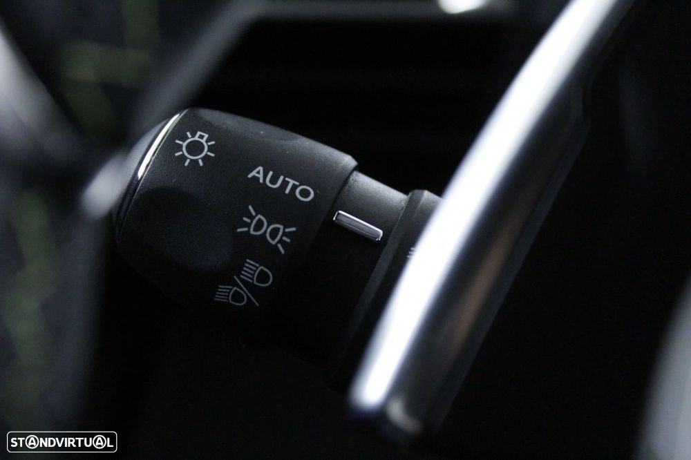 Peugeot 2008 1.5 BlueHDi GT Line EAT8 - 25