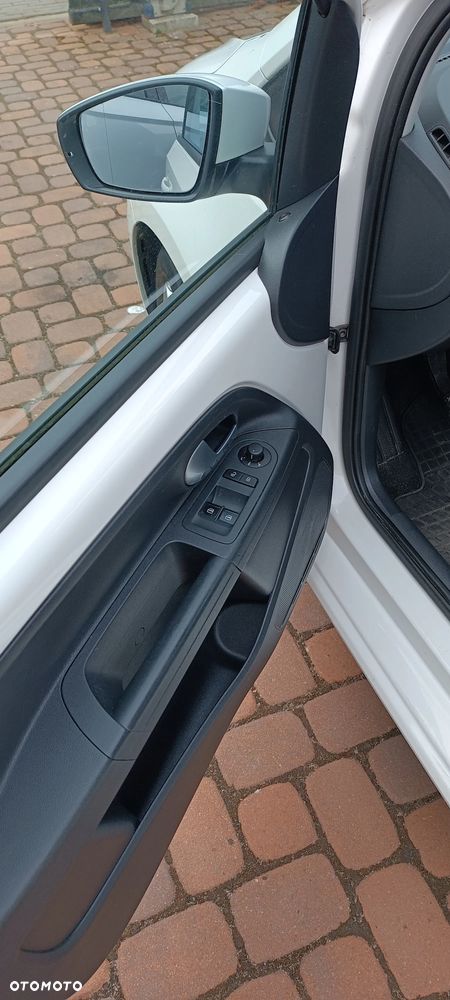 Volkswagen up! move - 9