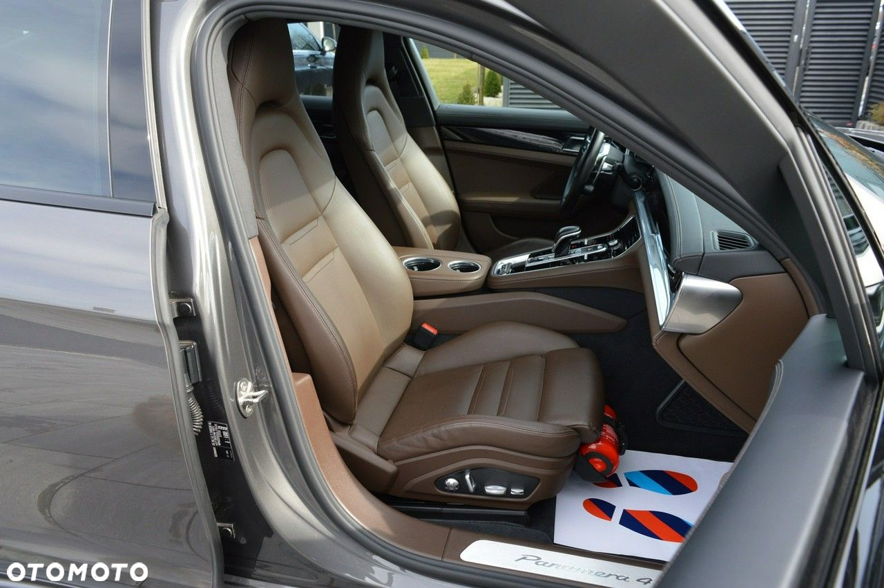Porsche Panamera - 26
