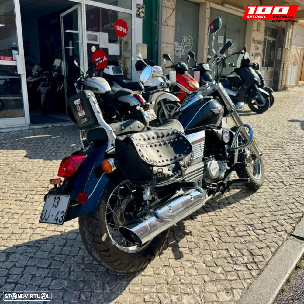 UM Renegade Comando 125 - 24