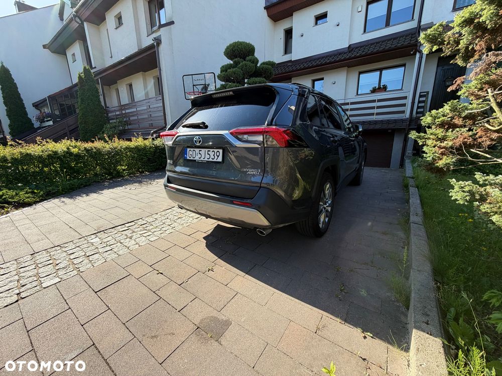 Toyota RAV4 - 6