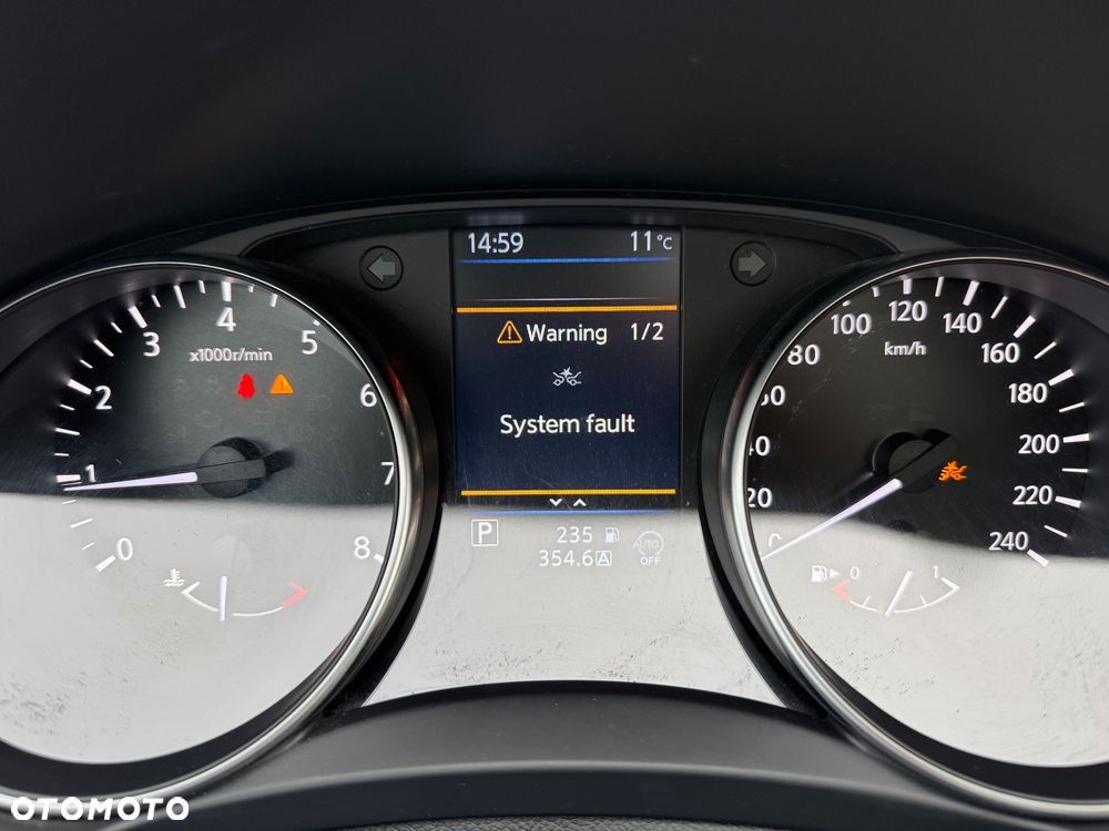 Nissan Qashqai 1.3 DIG-T N-Connecta DCT - 12