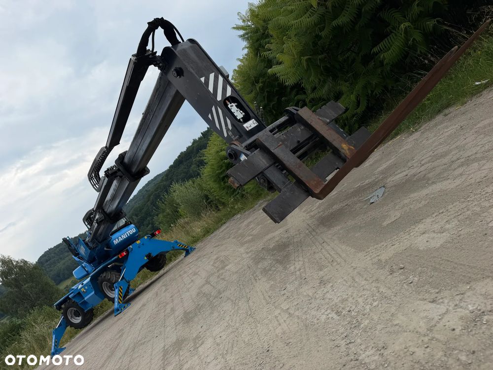 Manitou MRT 1840 Ładowarka Teleskopowa Obrotowa ROTO Dźwig Zwyżka 18 metrów wysuw. 4 tony Udźwig! Maszyna nie różni się od Nowej z Salonu! 2022rok, 1600 mtg.  Pilot zdalnego sterowania! Widły.  Aktualna DEKRA 2027 rok. skręt 4 koła KRAB. Auto-poziomowanie! małe gabaryty maszyny. Mała waga a potężny zasięg i udzwig! Pełna Dokumentacja do maszyny z serwisów CE itd! Maszyna po wszystkich Możliwych serwisach do 2027 roku. Wielka okazja. Ładowarka sprowadzona z Norwegii. Pracowała sporadycznie i lekko w urzędzie miejskim! Zerowe zużycie! - 15