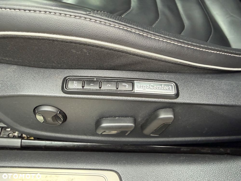 Volkswagen Arteon 2.0 TDI 4Motion R-Line DSG - 19