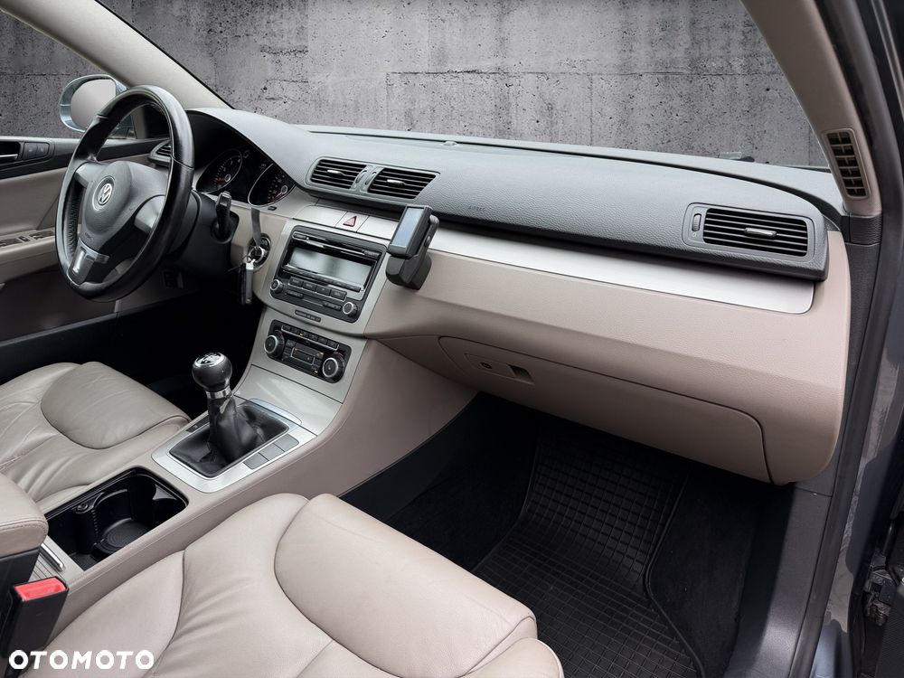 Volkswagen Passat Variant 1.8 TSI Highline - 8