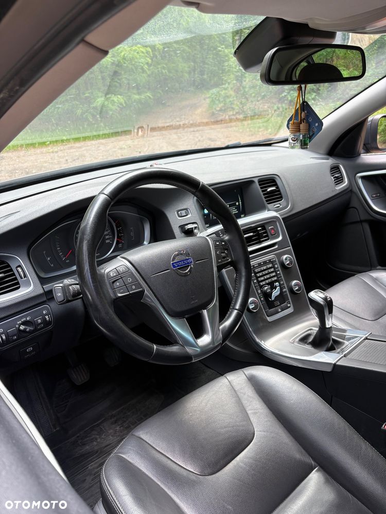 Volvo S60 D4 Drive-E Momentum - 26