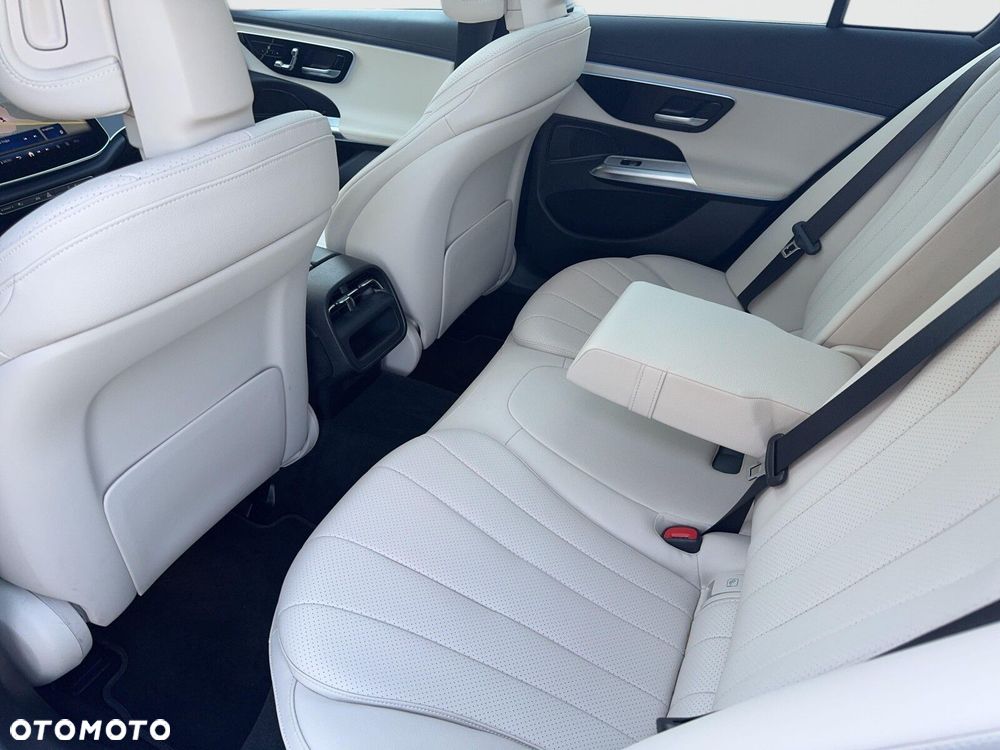 Mercedes-Benz Klasa E 220 d mHEV 4-Matic Avantgarde 9G-Tronic - 19