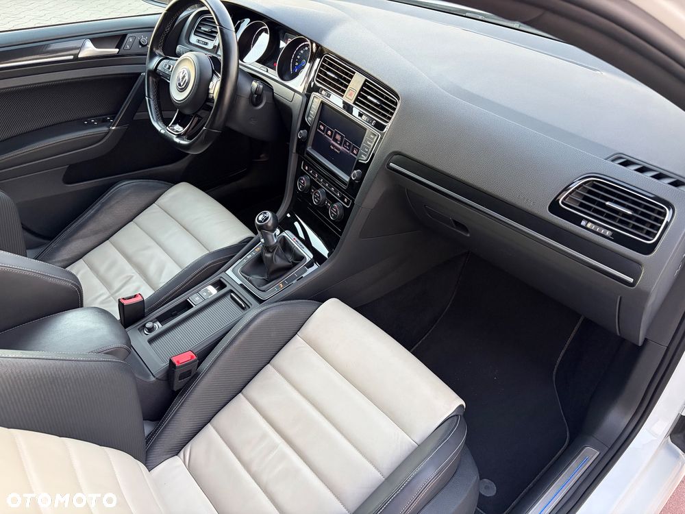 Volkswagen Golf 2.0 TSI BMT 4Mot R - 32