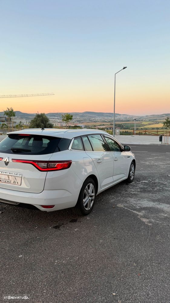 Renault Mégane - 5