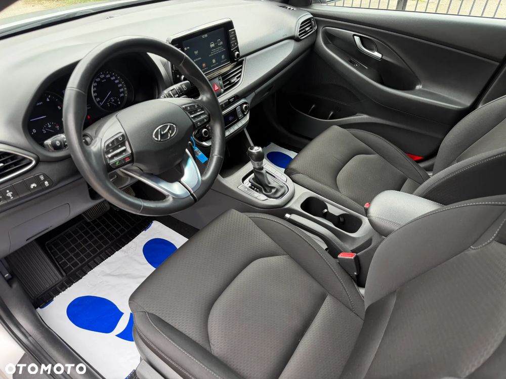 Hyundai i30 1.6 D Comfort DCT - 9