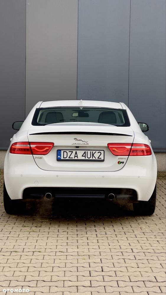 Jaguar XE - 5
