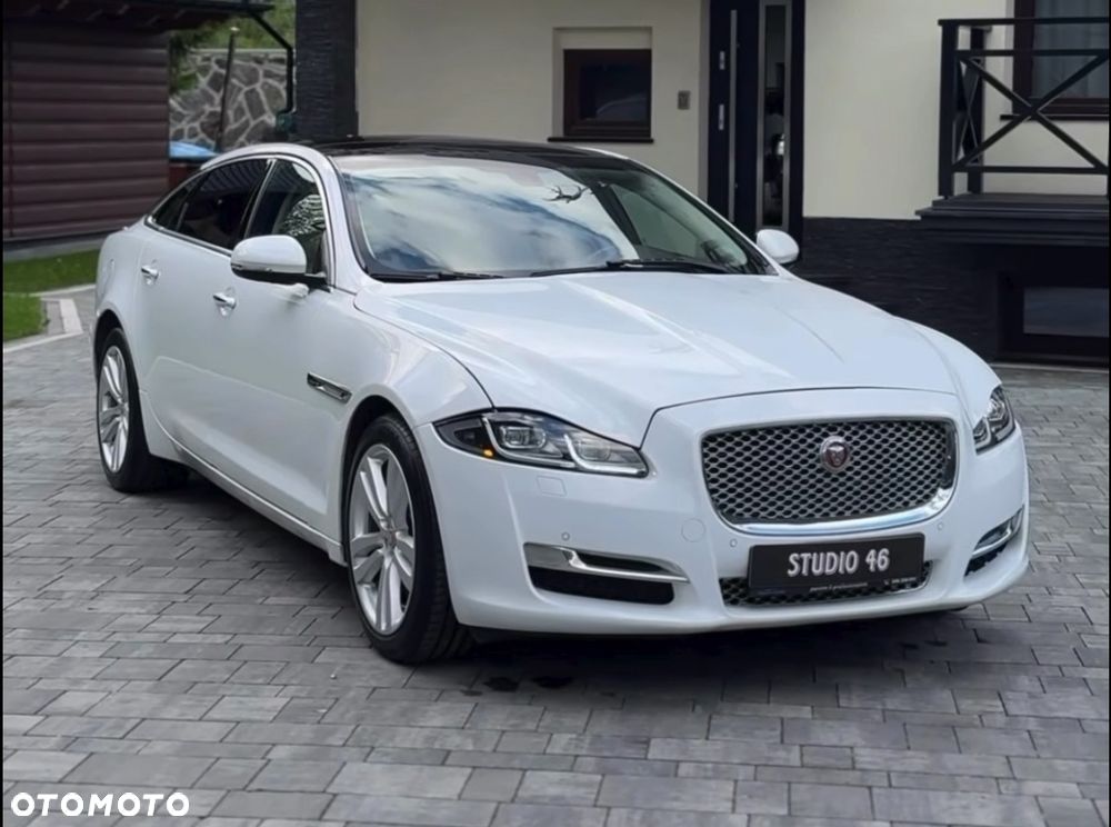 Jaguar XJ 3.0 T AWD Portfolio - 1
