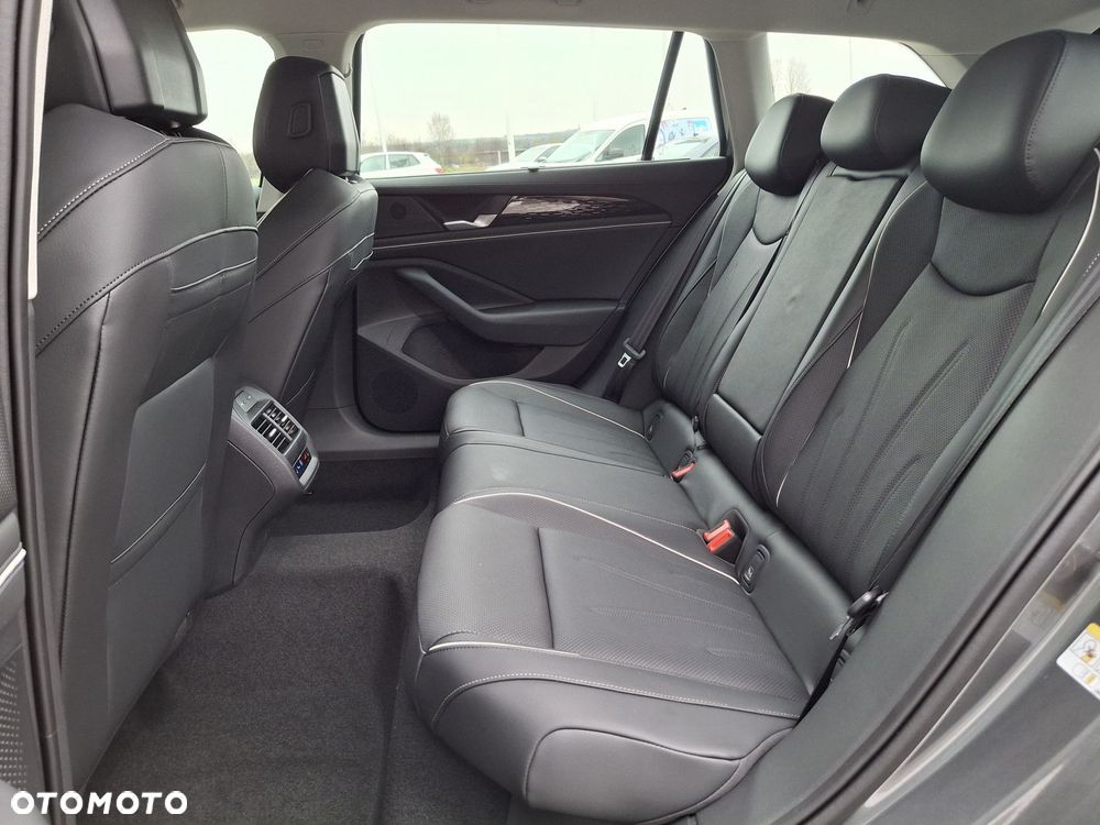 Volkswagen Passat - 14