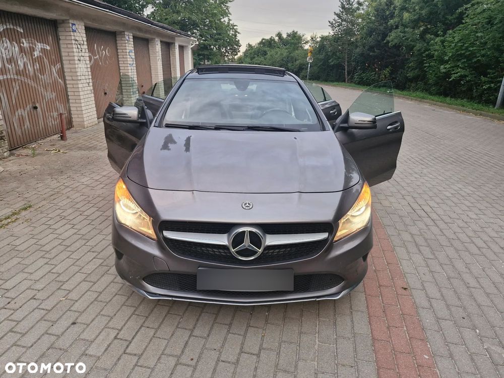 Mercedes-Benz CLA 250 4Matic 7G-DCT UrbanStyle Edition - 12