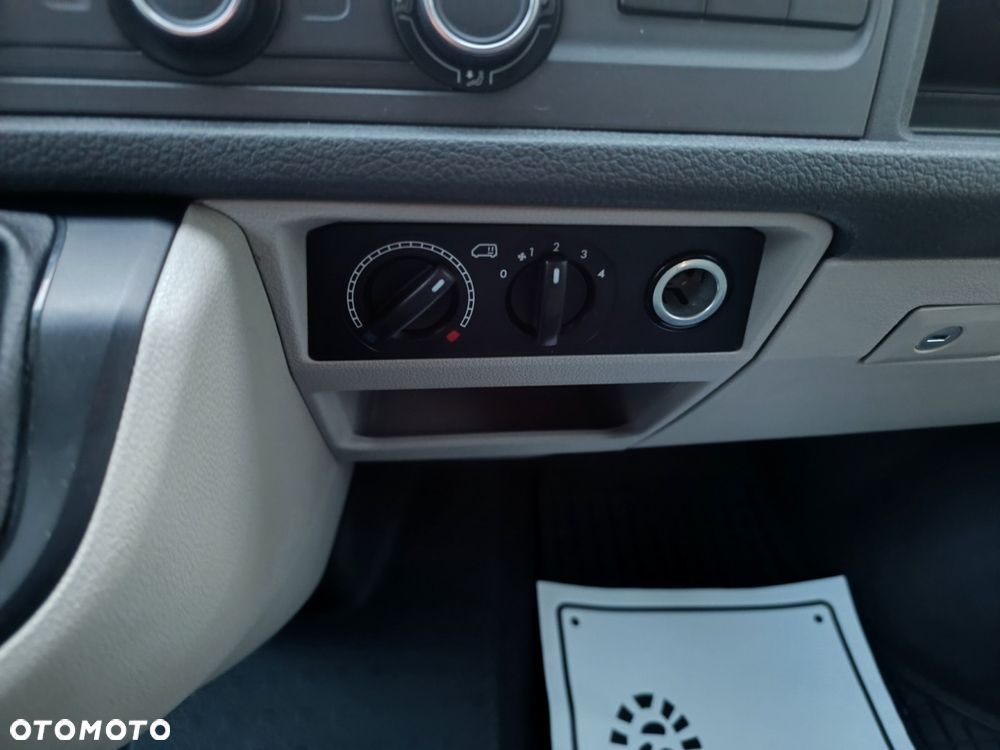 Volkswagen Transporter L2H1 Plus Trendline - 25