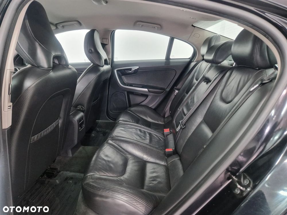Volvo S60 D5 Summum - 8