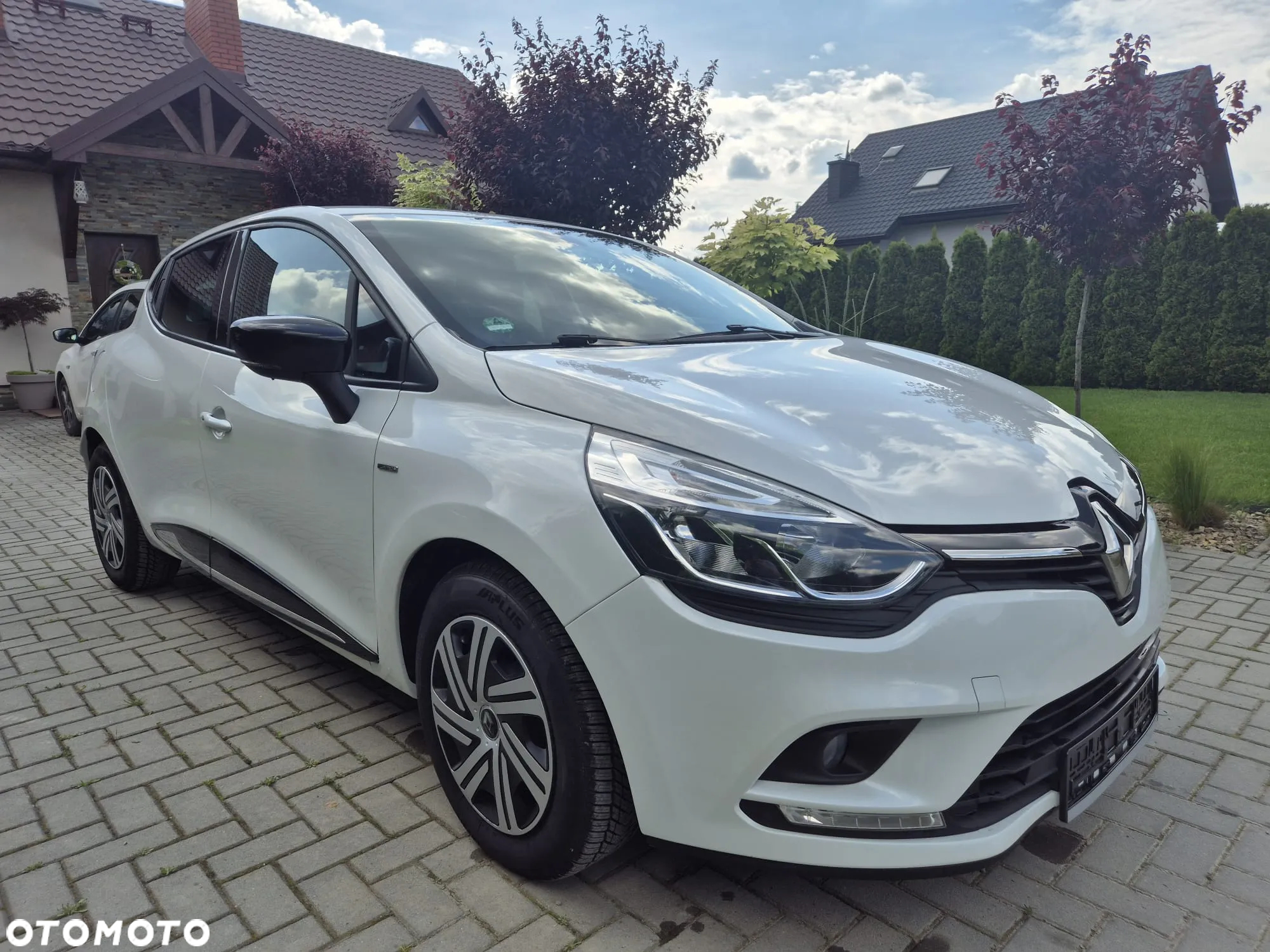 Renault Clio 1.2 16V 75 LIMITED - 15