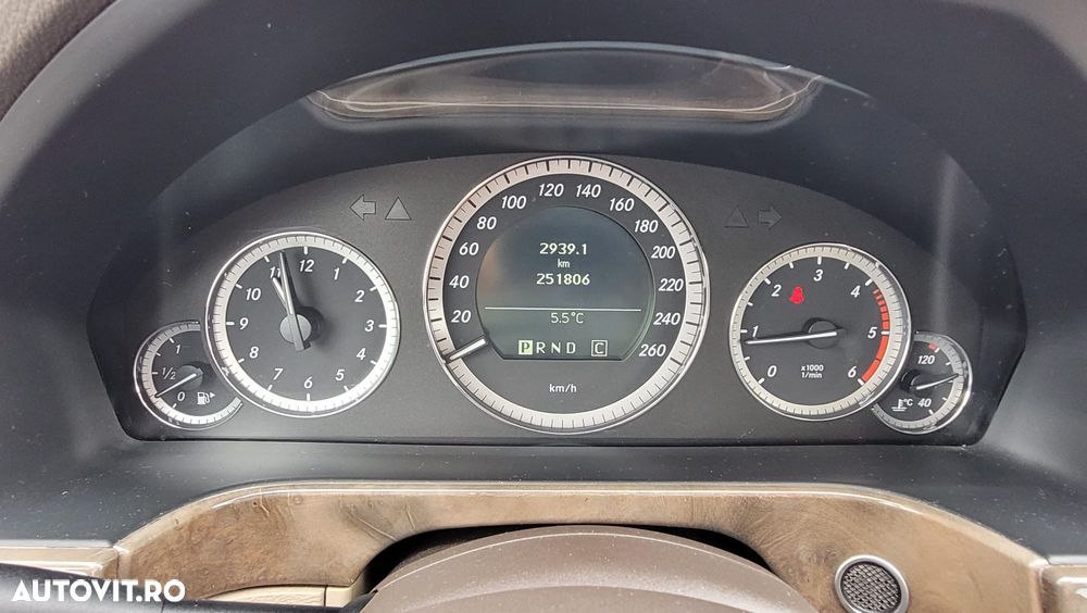 Mercedes-Benz E 220 CDI DPF BlueEFFICIENCY Automatik Elegance - 13