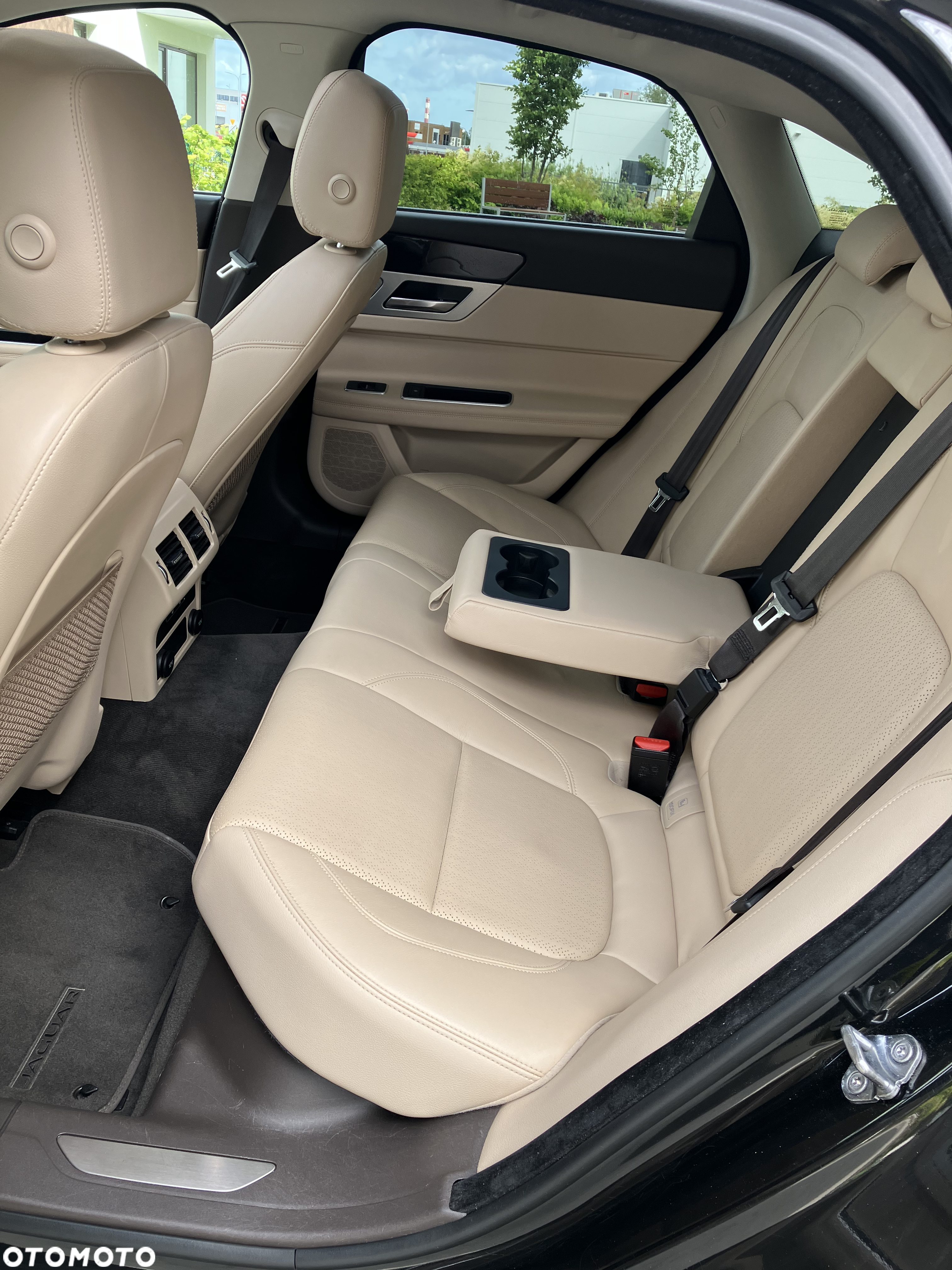 Jaguar XF 2.0 T AWD Portfolio - 13