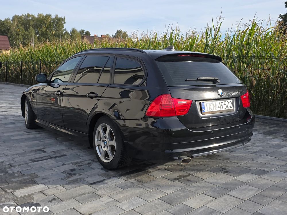 BMW Seria 3 320d DPF Touring - 6