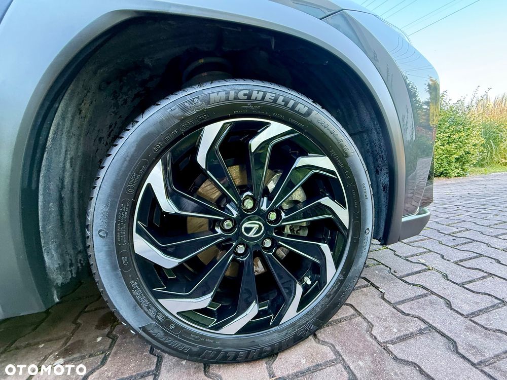 Lexus UX 250h GPF F Sport Design+ 2WD - 25