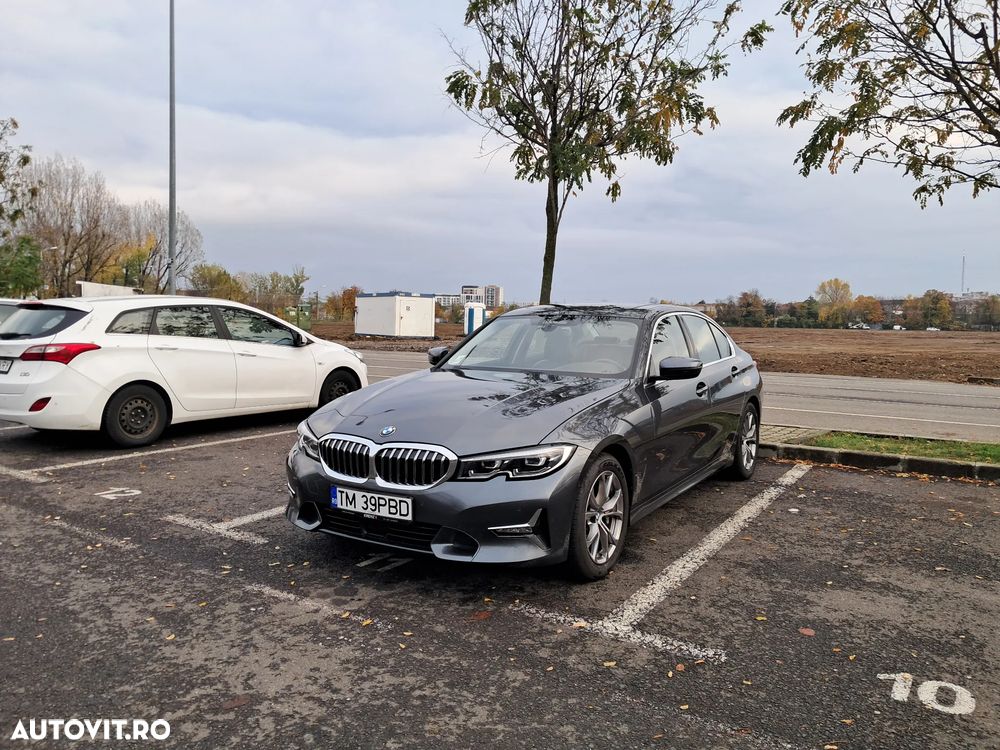 BMW Seria 3 330i AT Luxury Line - 2