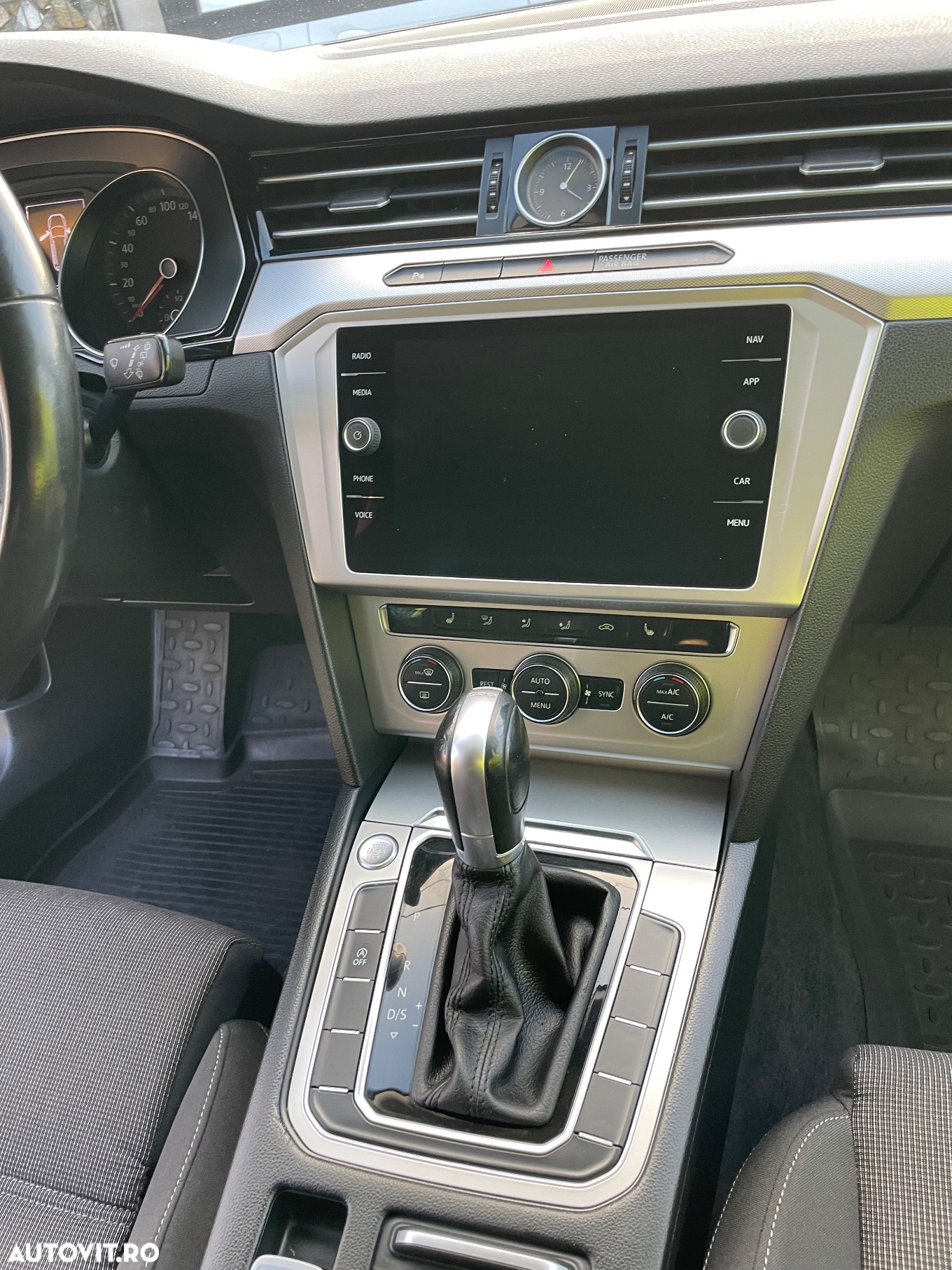 Volkswagen Passat - 15