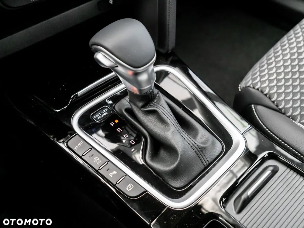 Kia XCeed 1.5 T-GDI Business Line DCT - 25