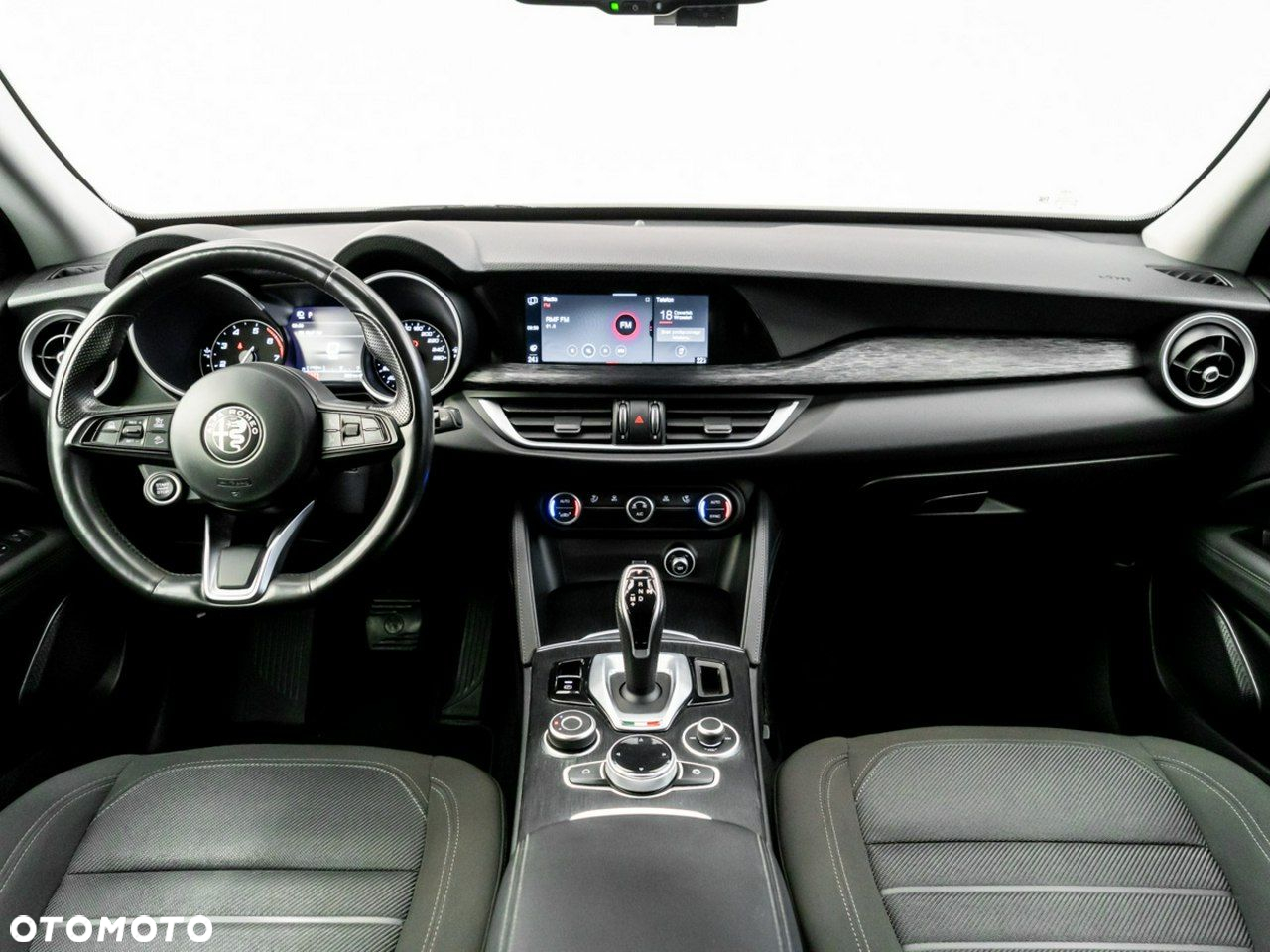 Alfa Romeo Stelvio - 32