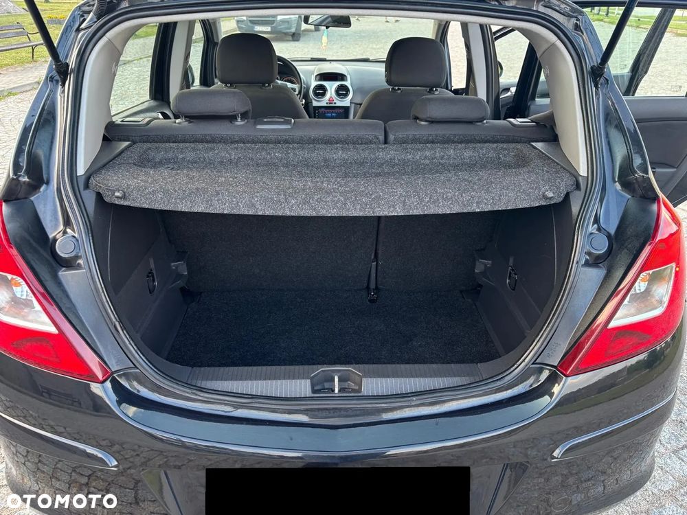 Opel Corsa 1.2 16V Cosmo - 20