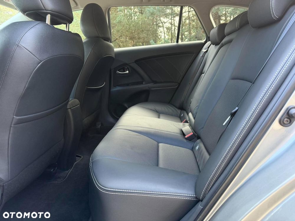 Toyota Avensis 1.8 Premium MS - 22